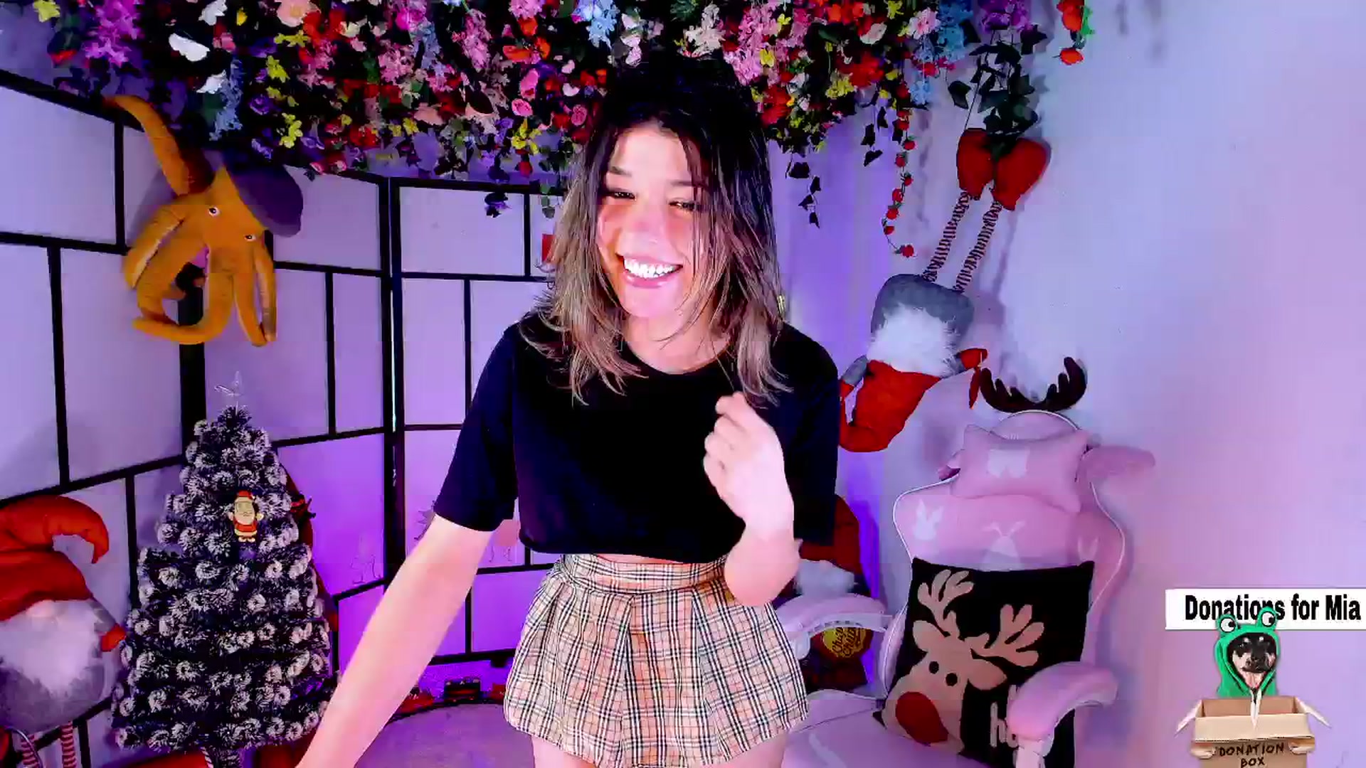 Gallery image thumbnail from Agostinha_Red's myfreecams stream on, 12/29/2024, 14:59 image 3 of 20