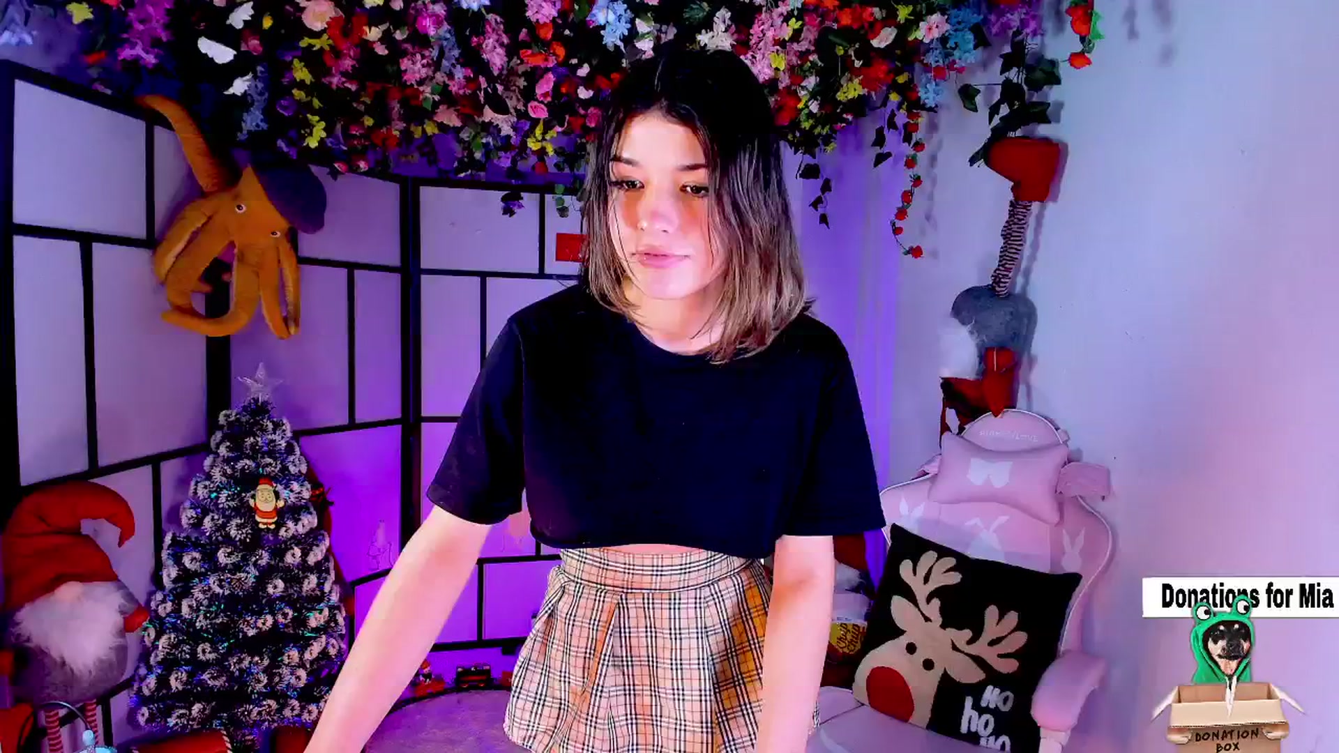 Gallery image thumbnail from Agostinha_Red's myfreecams stream on, 12/29/2024, 16:43 image 17 of 20
