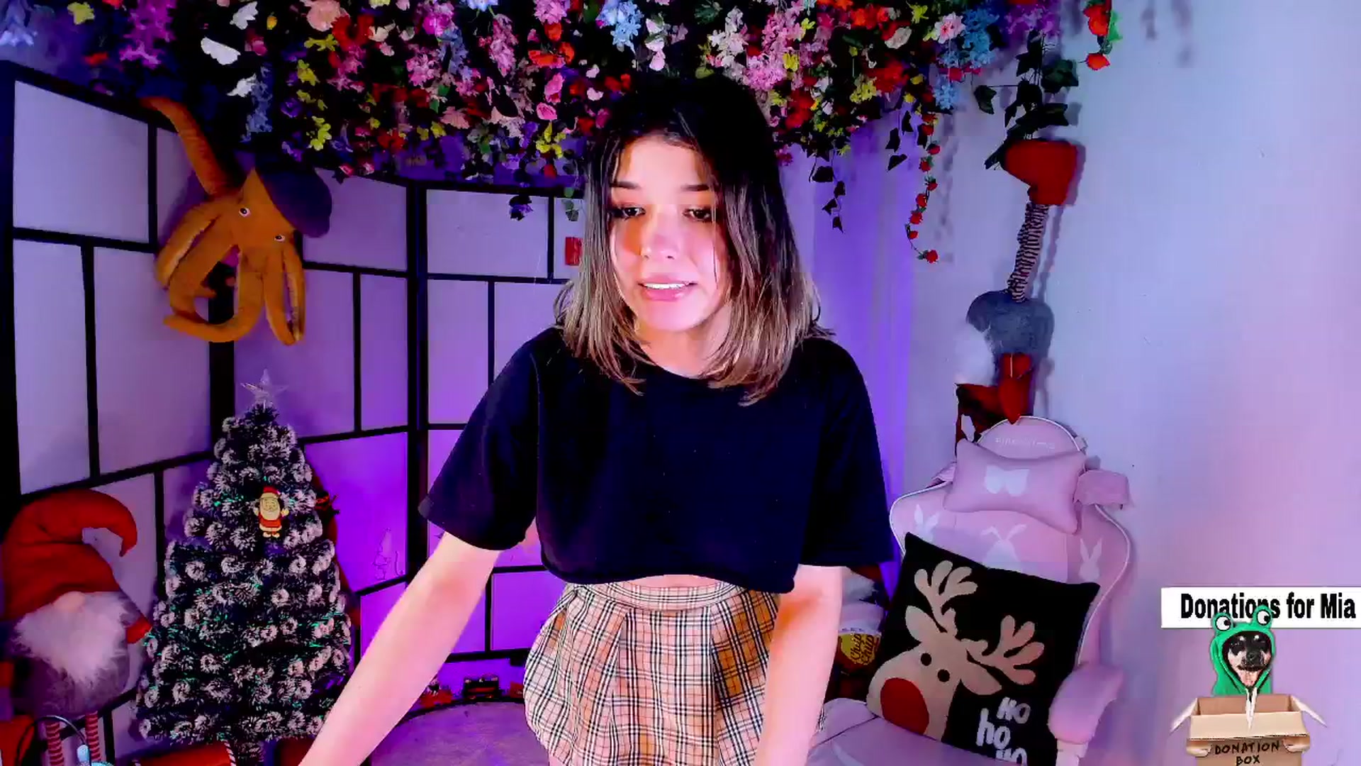 Gallery image thumbnail from Agostinha_Red's myfreecams stream on, 12/29/2024, 16:43 image 19 of 20