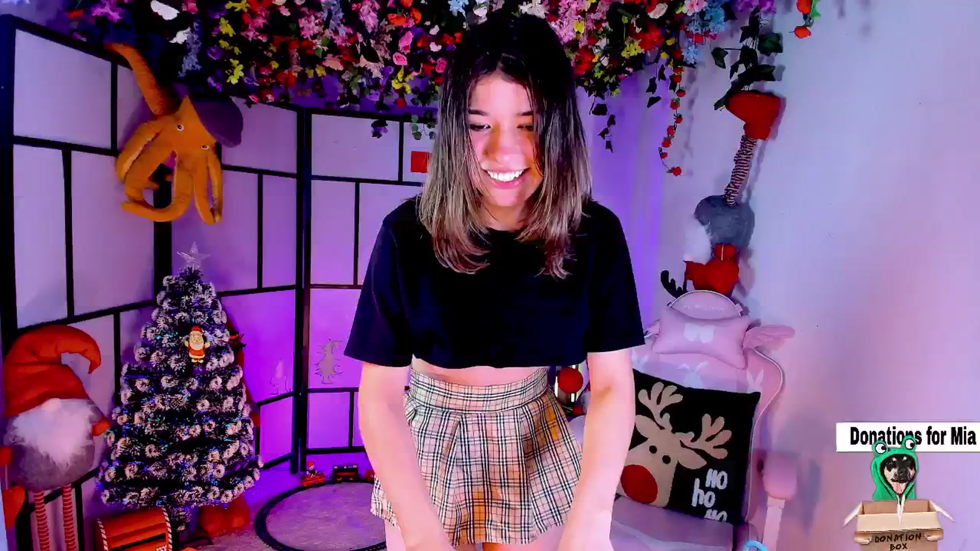 Gallery image thumbnail from Agostinha_Red's myfreecams stream on, 12/29/2024, 16:43 image 5 of 20