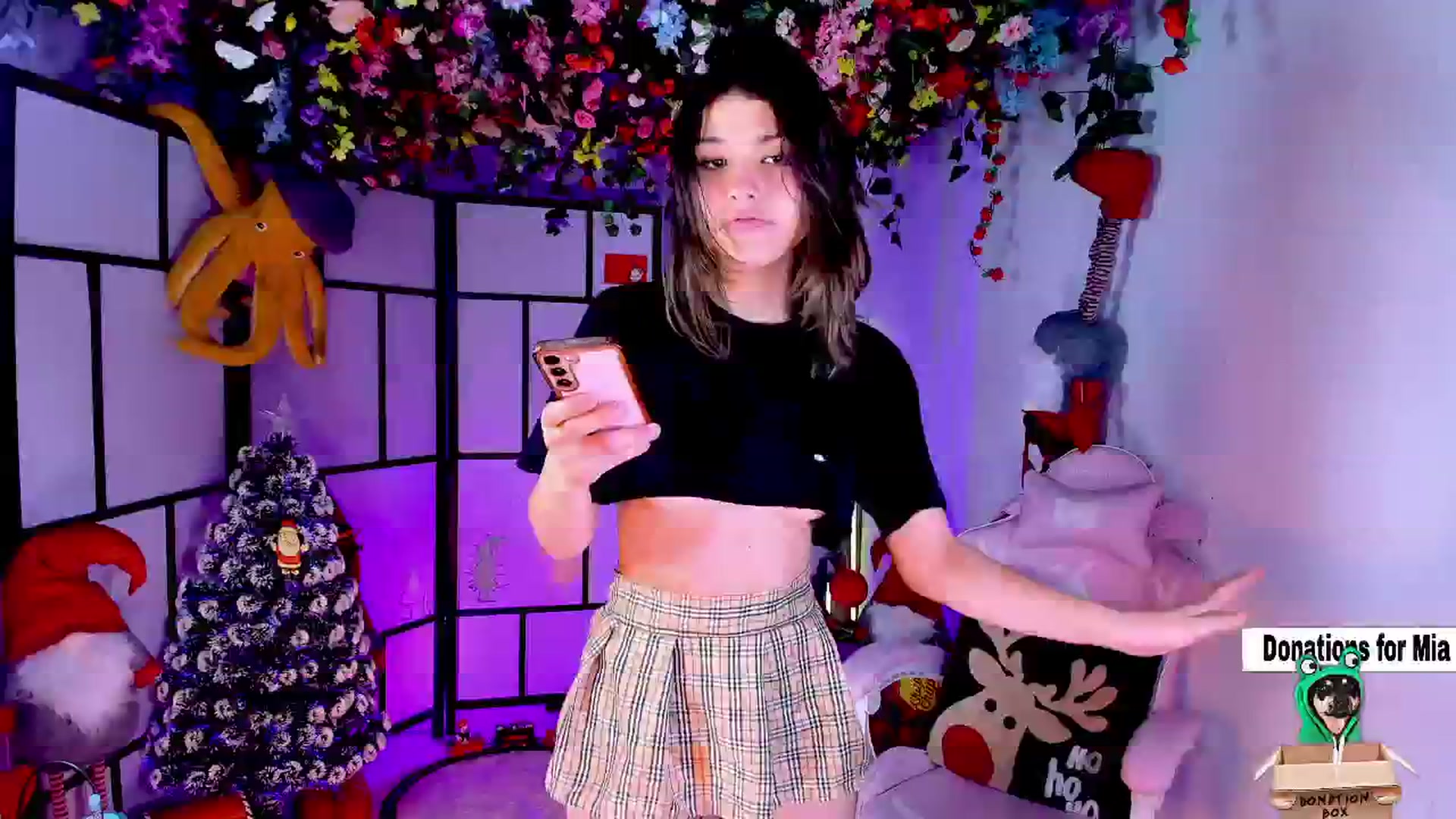 Gallery image thumbnail from Agostinha_Red's myfreecams stream on, 12/29/2024, 16:43 image 16 of 20