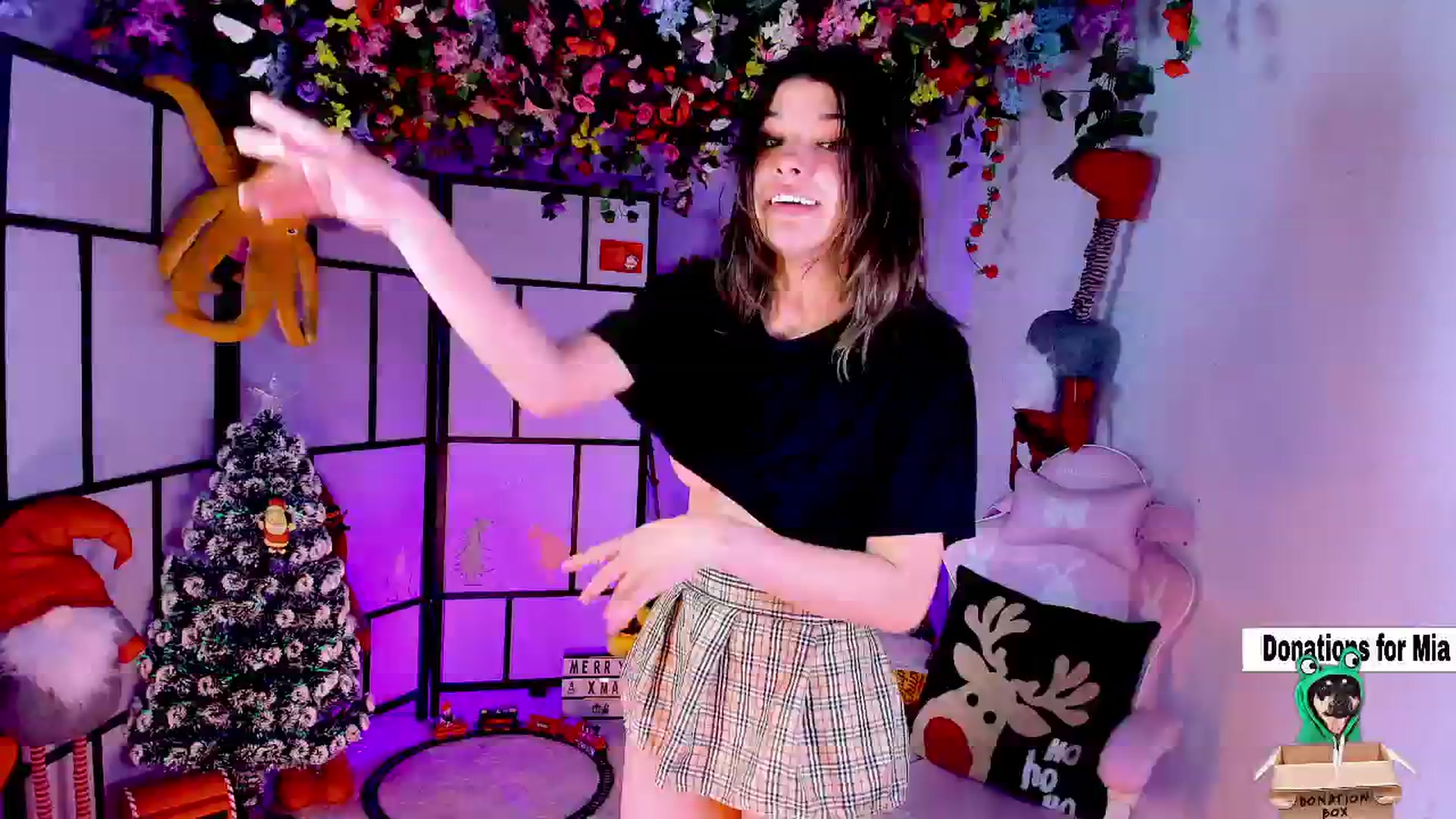 Gallery image thumbnail from Agostinha_Red's myfreecams stream on, 12/29/2024, 16:43 image 9 of 20
