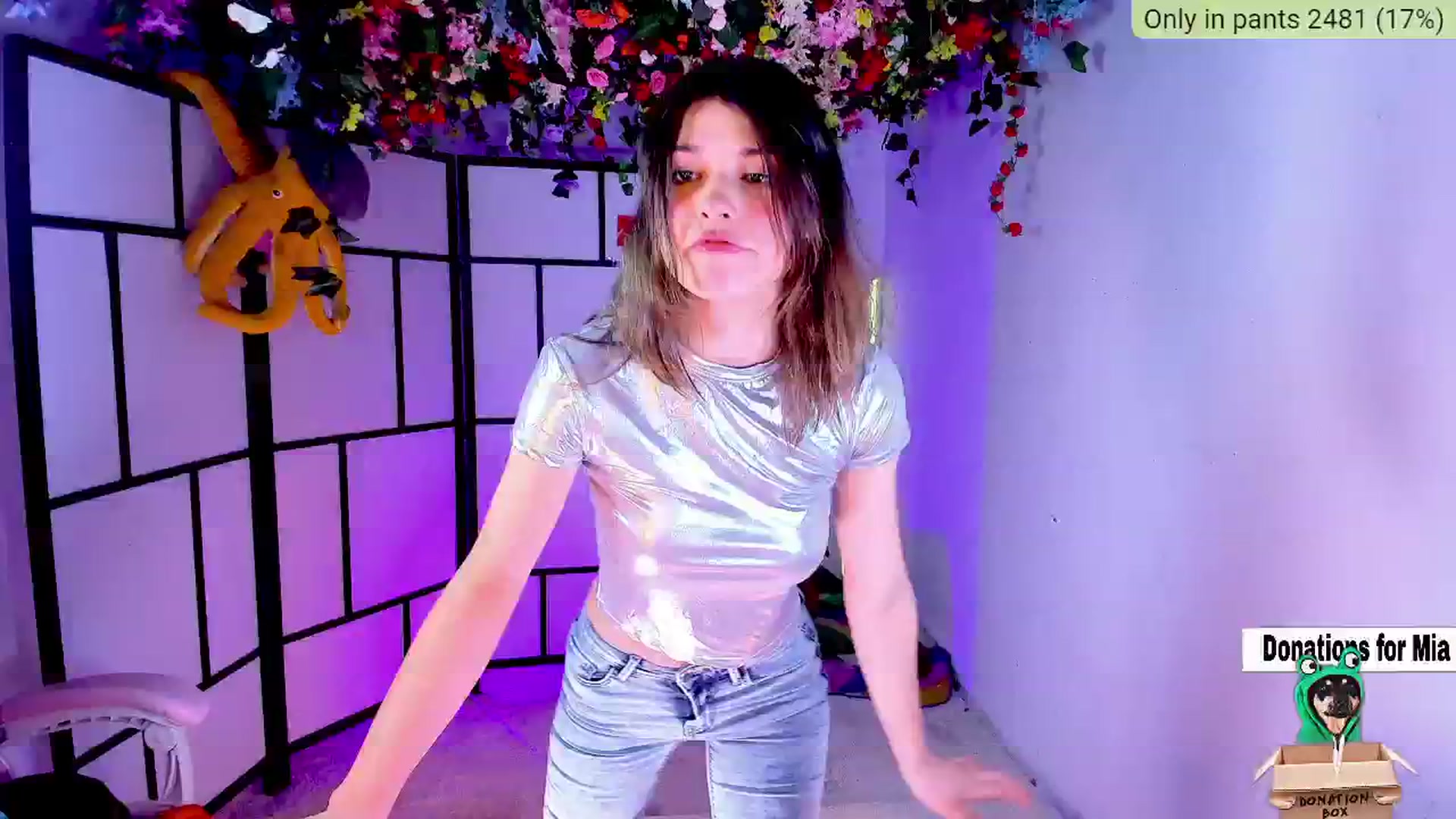 Gallery image thumbnail from Agostinha_Red's myfreecams stream on, 01/03/2025, 18:23 image 17 of 20