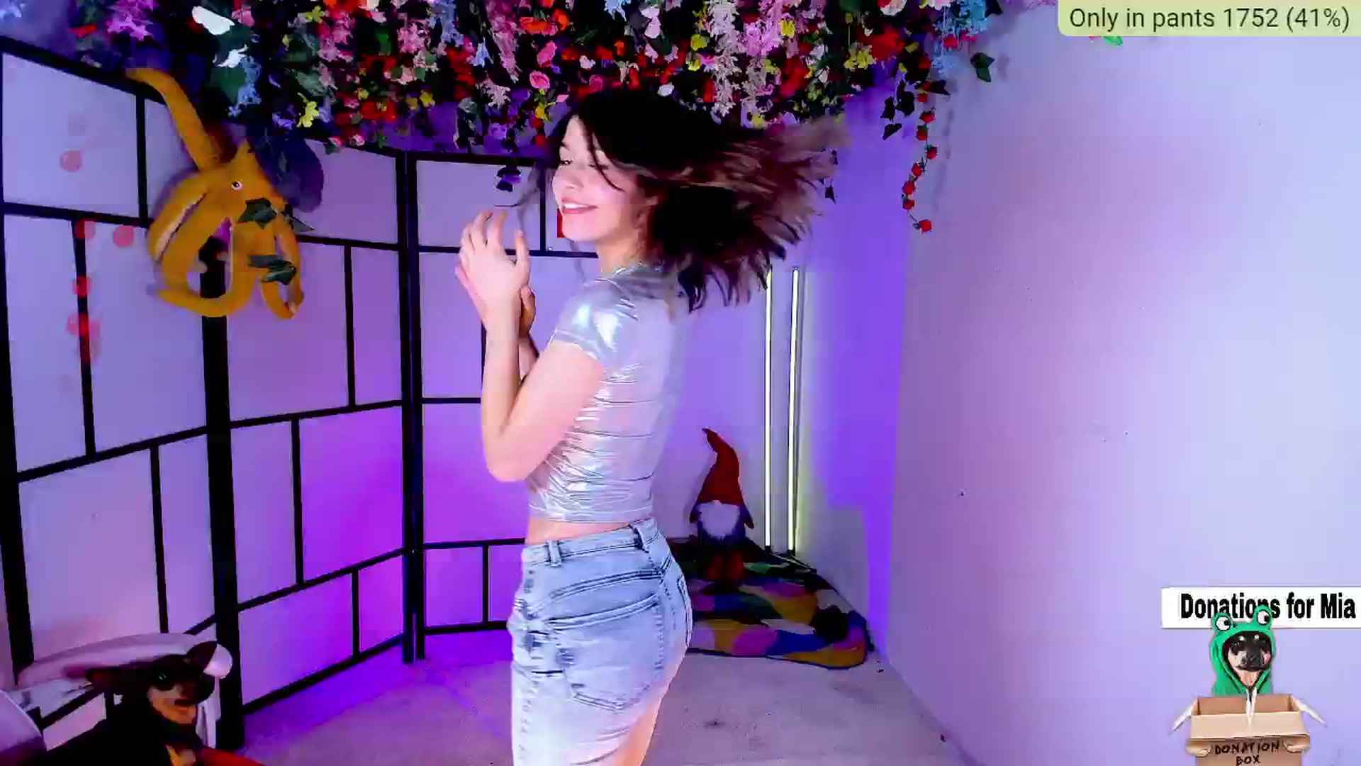 Gallery image thumbnail from Agostinha_Red's myfreecams stream on, 01/03/2025, 19:13 image 2 of 20
