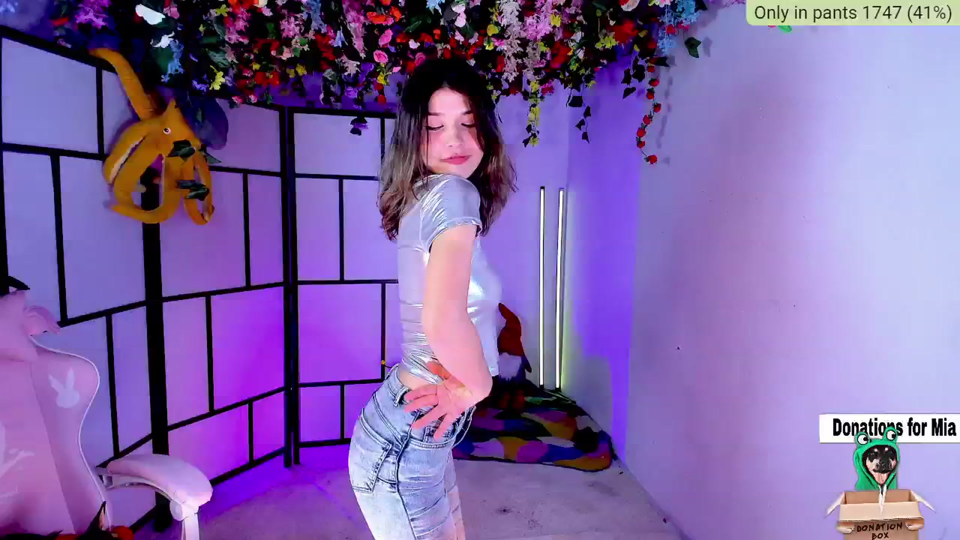 Gallery image thumbnail from Agostinha_Red's myfreecams stream on, 01/03/2025, 19:13 image 11 of 20