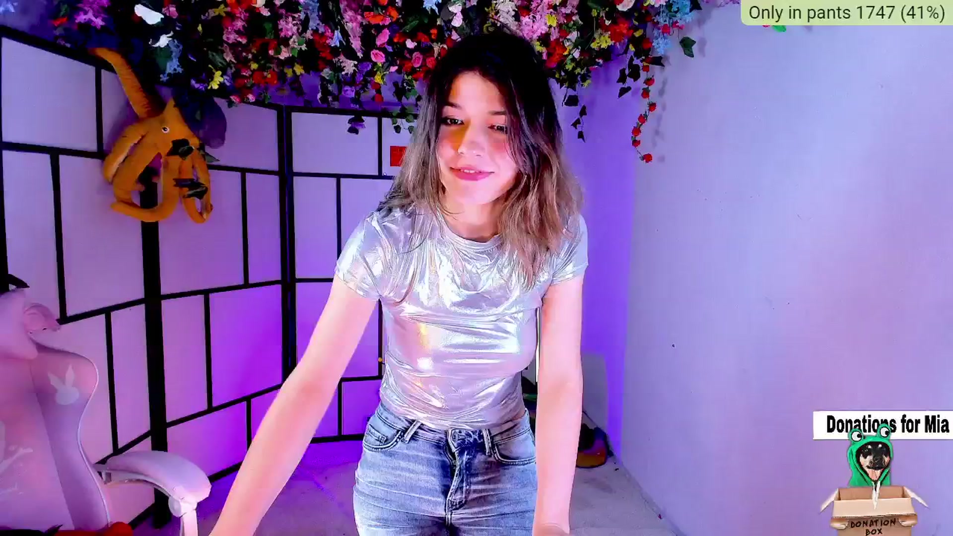 Gallery image thumbnail from Agostinha_Red's myfreecams stream on, 01/03/2025, 19:13 image 10 of 20
