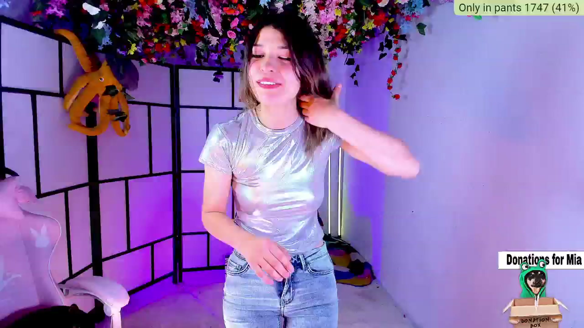 Gallery image thumbnail from Agostinha_Red's myfreecams stream on, 01/03/2025, 19:13 image 12 of 20