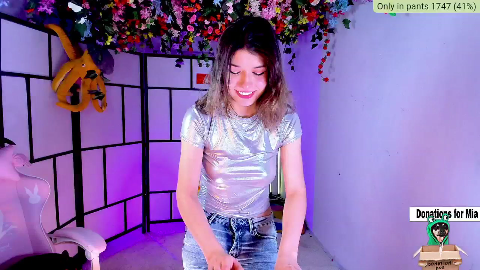 Gallery image thumbnail from Agostinha_Red's myfreecams stream on, 01/03/2025, 19:13 image 15 of 20