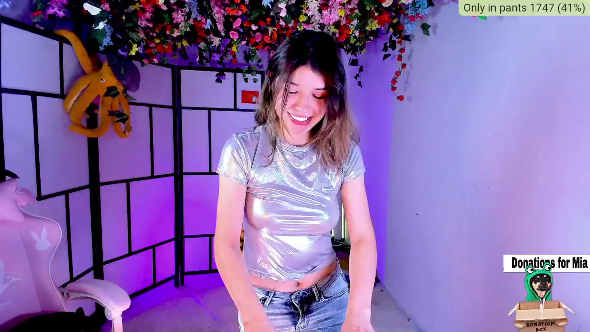 Gallery image thumbnail from Agostinha_Red's myfreecams stream on, 01/03/2025, 19:13 image 18 of 20