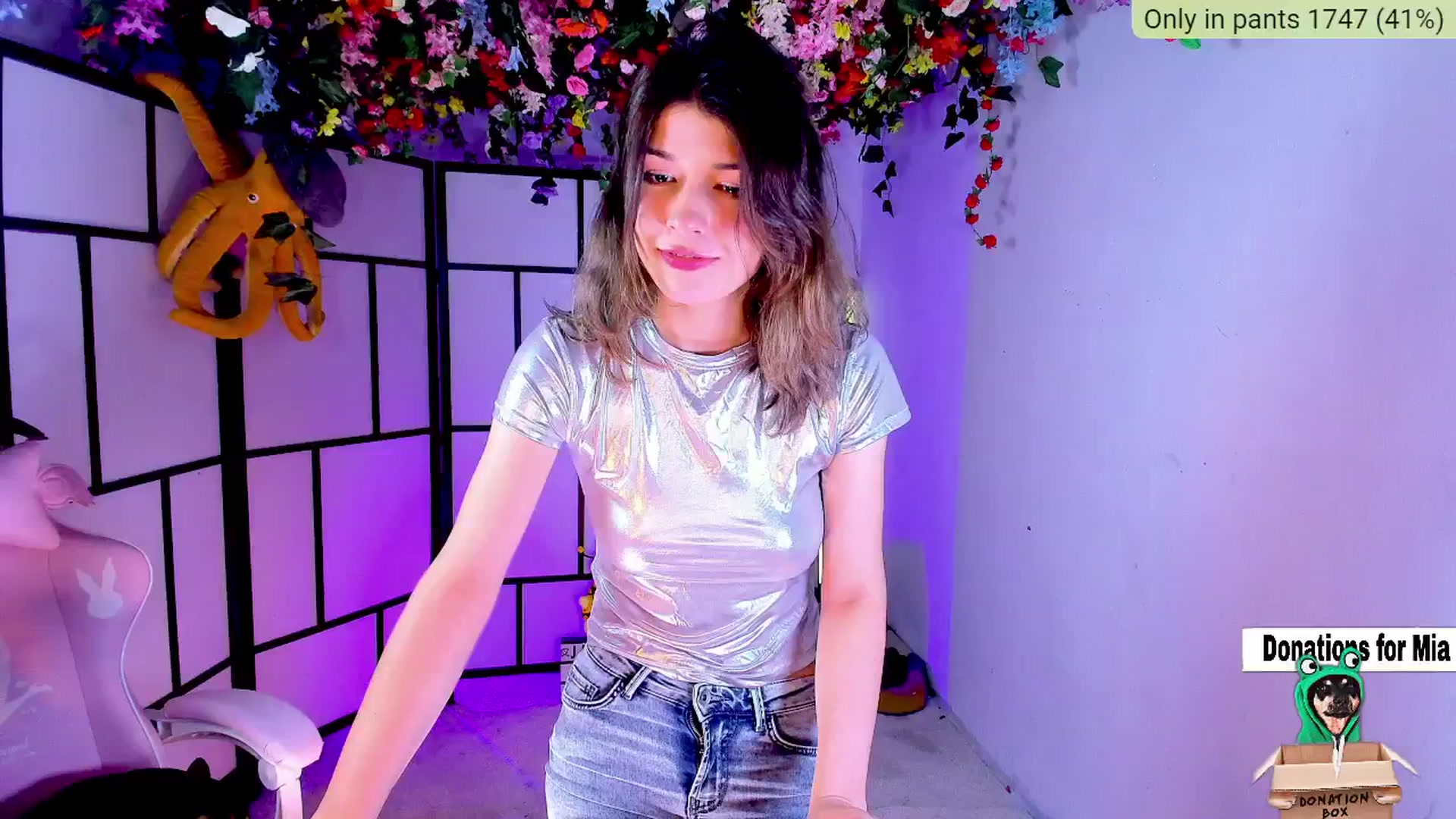 Gallery image thumbnail from Agostinha_Red's myfreecams stream on, 01/03/2025, 19:13 image 13 of 20