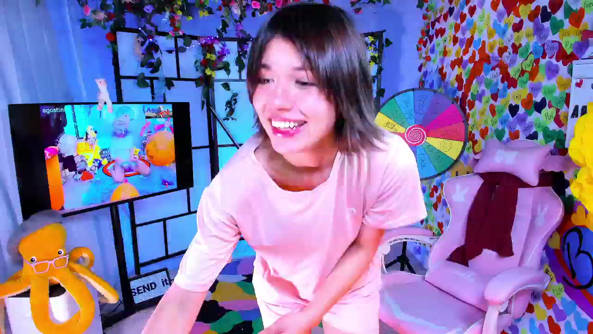 Gallery image thumbnail from Agostinha_Red's myfreecams stream on, 03/18/2025, 06:14 image 1 of 20