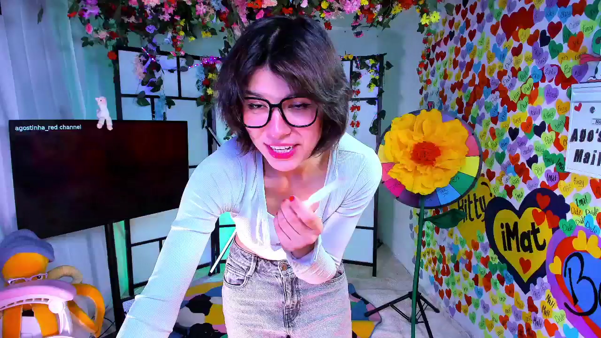 Gallery image thumbnail from Agostinha_Red's myfreecams stream on, 03/20/2025, 07:03 image 13 of 20