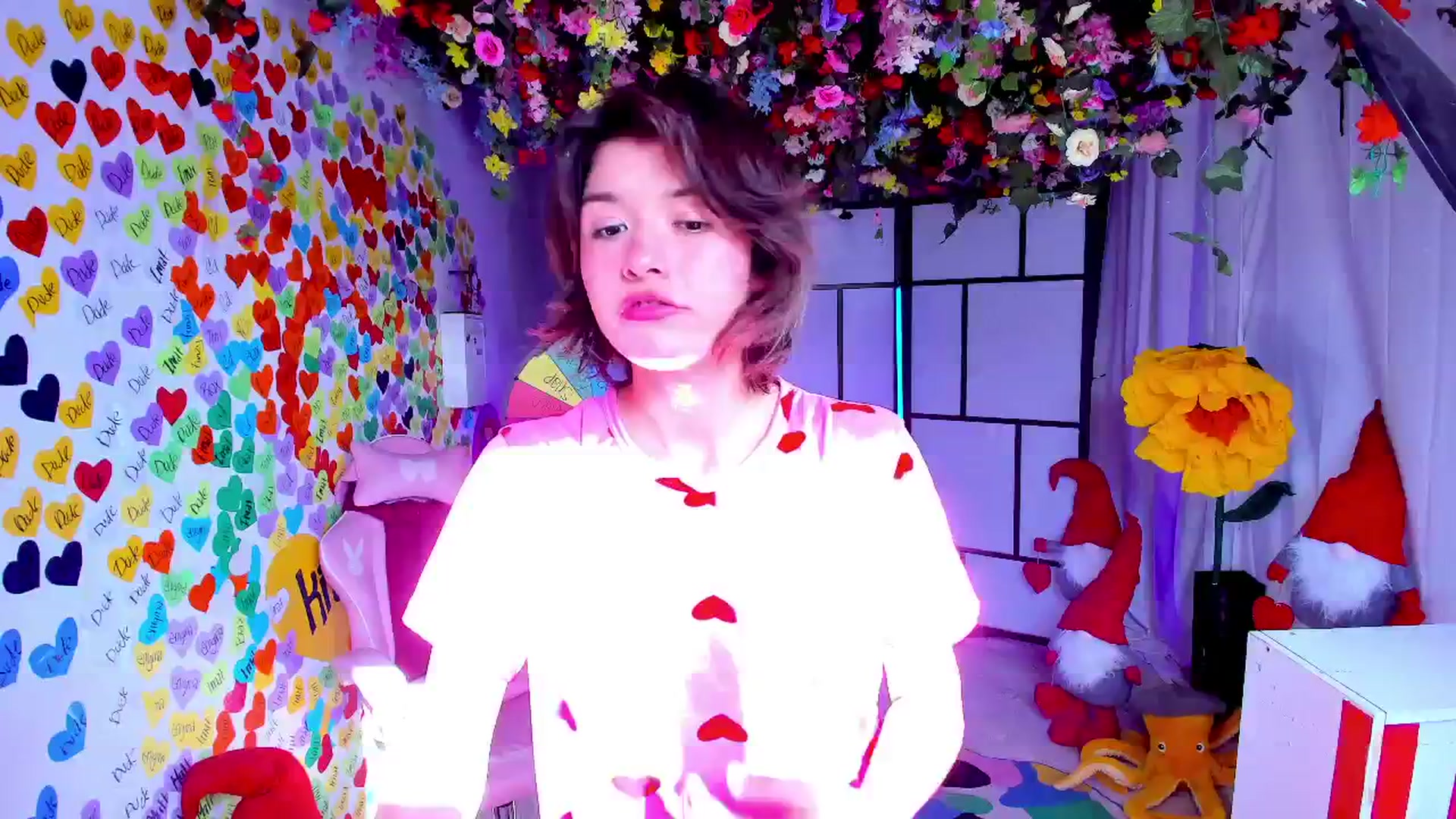Gallery image thumbnail from Agostinha_Red's myfreecams stream on, 04/06/2025, 12:30 image 5 of 20
