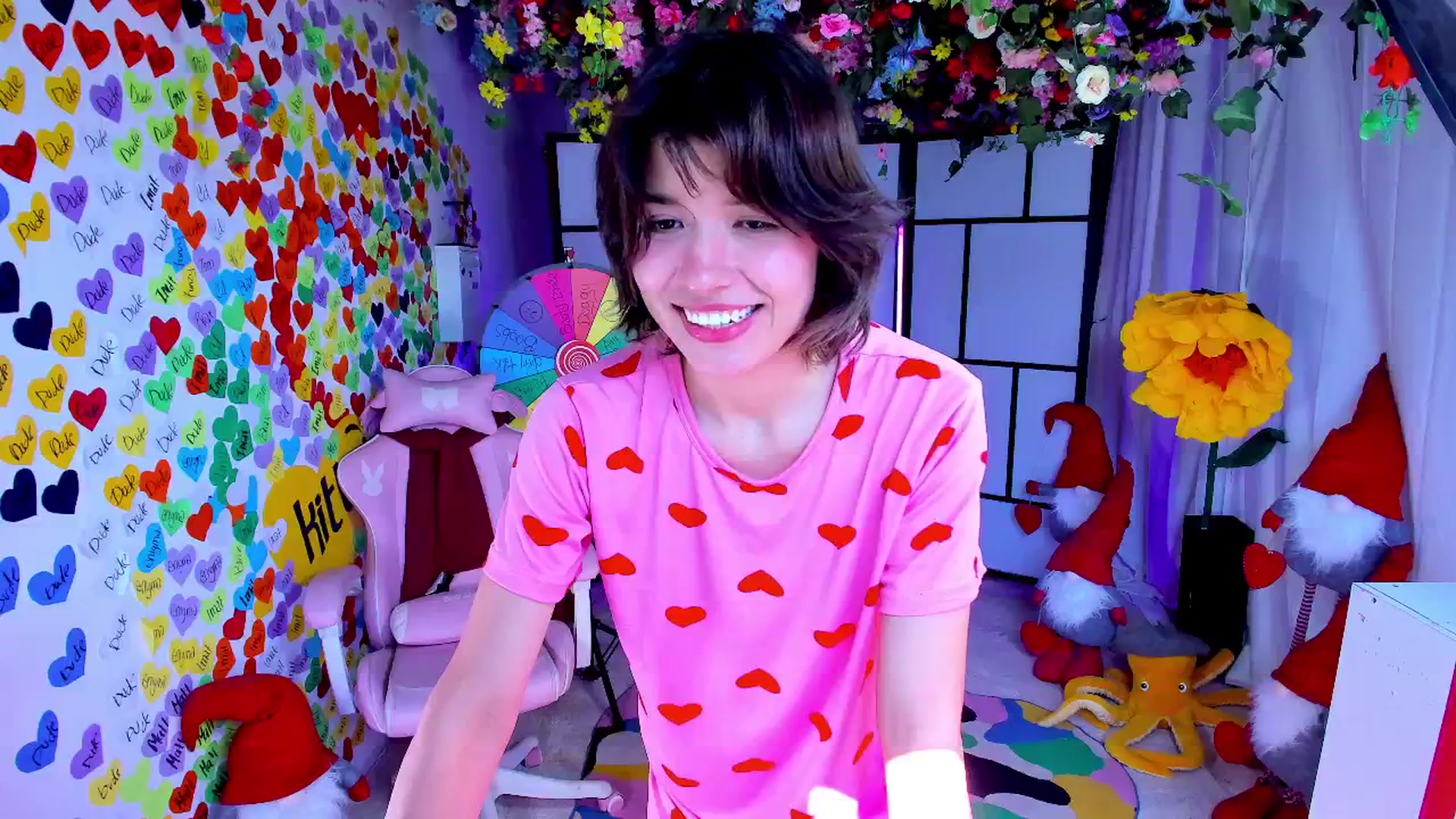 Gallery image thumbnail from Agostinha_Red's myfreecams stream on, 04/06/2025, 12:30 image 12 of 20