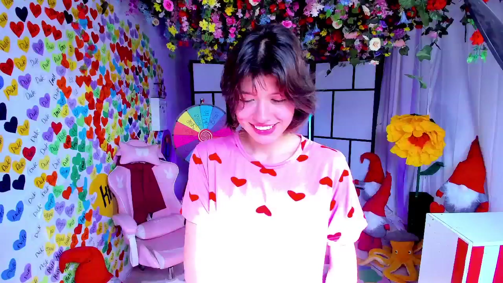 Gallery image thumbnail from Agostinha_Red's myfreecams stream on, 04/06/2025, 12:30 image 9 of 20