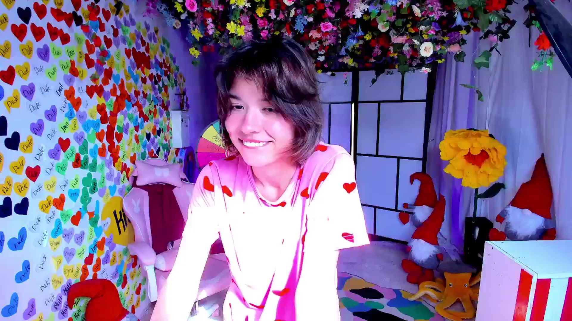 Gallery image thumbnail from Agostinha_Red's myfreecams stream on, 04/06/2025, 12:30 image 7 of 20