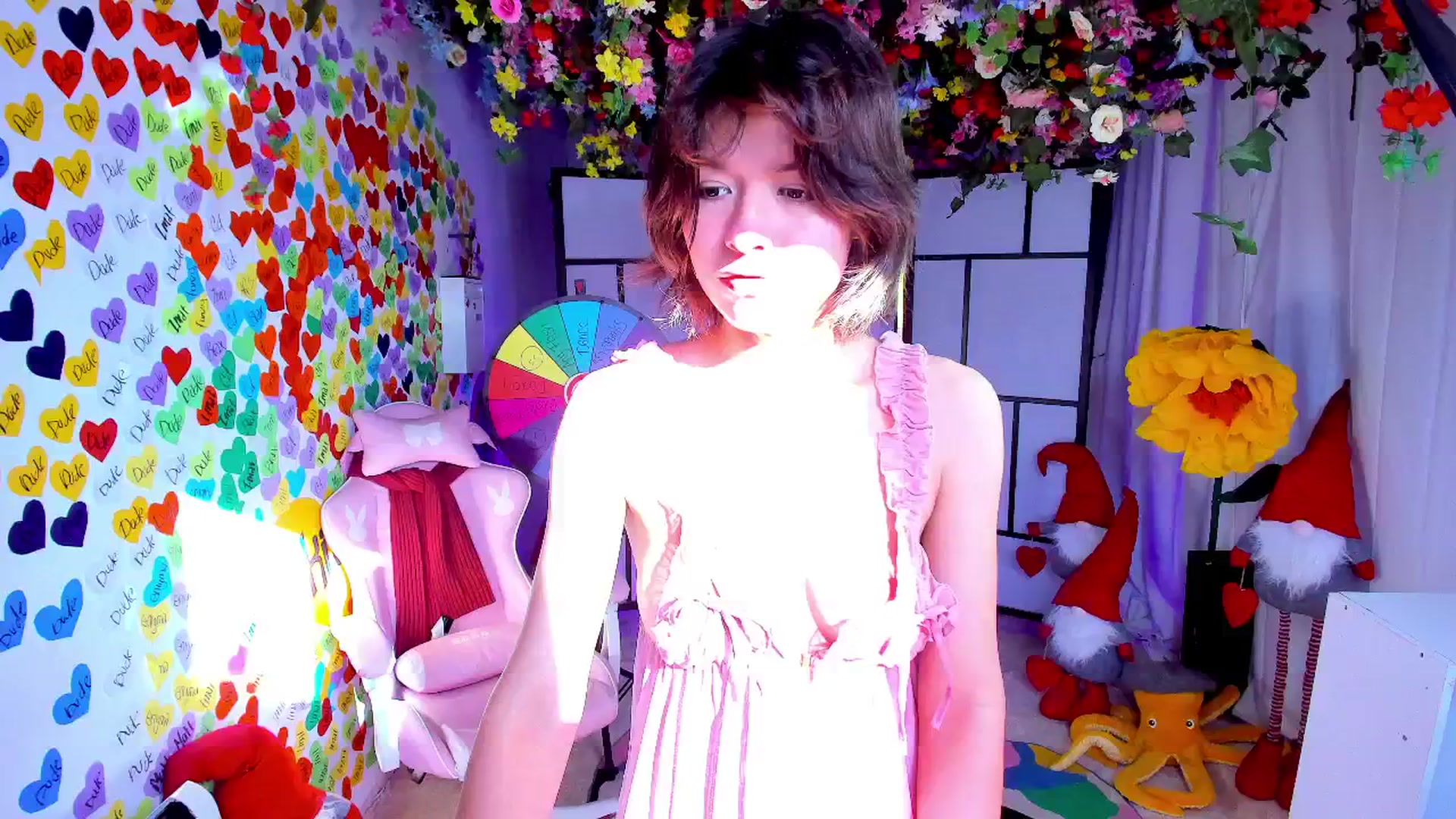 Gallery image thumbnail from Agostinha_Red's myfreecams stream on, 04/07/2025, 08:27 image 7 of 20