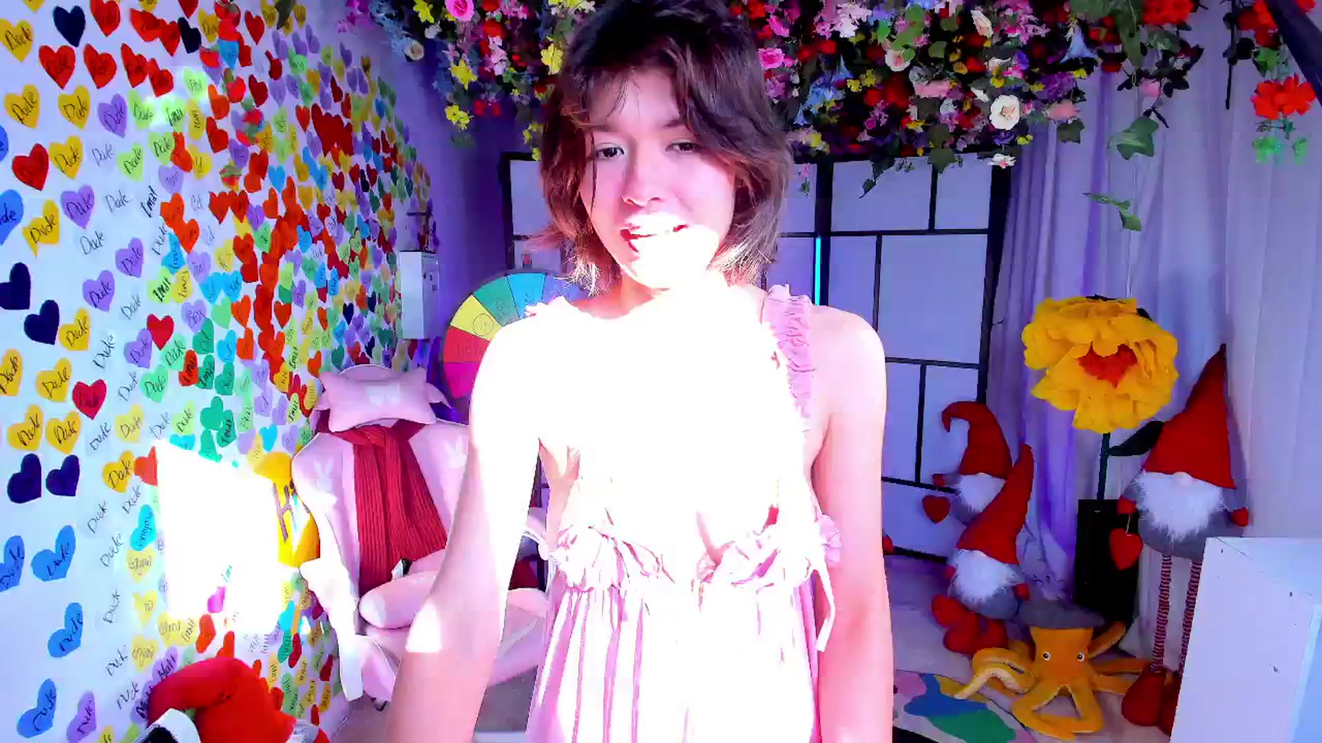 Gallery image thumbnail from Agostinha_Red's myfreecams stream on, 04/07/2025, 08:27 image 5 of 20
