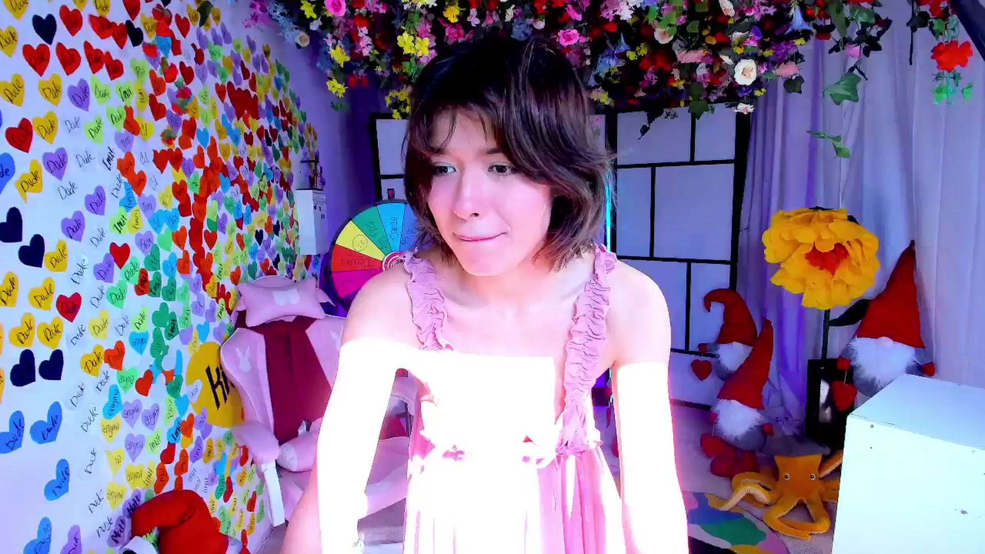 Gallery image thumbnail from Agostinha_Red's myfreecams stream on, 04/07/2025, 09:53 image 4 of 20