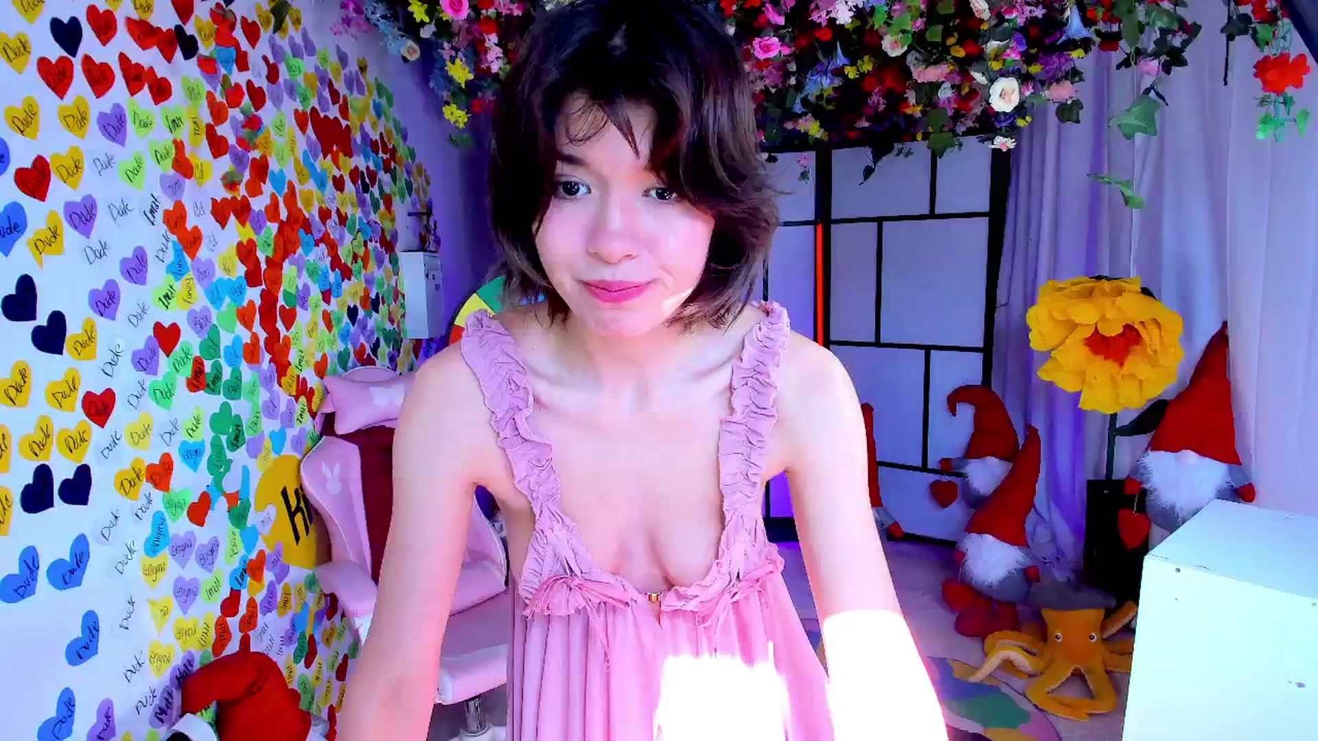 Gallery image thumbnail from Agostinha_Red's myfreecams stream on, 04/07/2025, 10:24 image 1 of 20