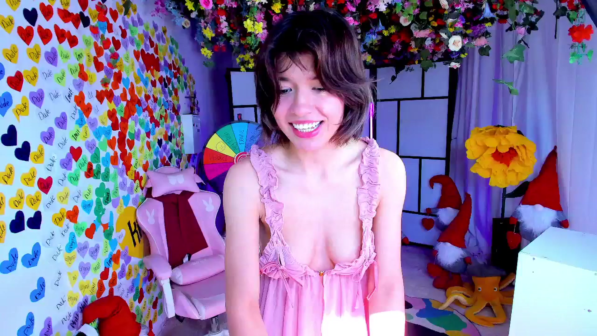 Gallery image thumbnail from Agostinha_Red's myfreecams stream on, 04/07/2025, 10:24 image 10 of 20