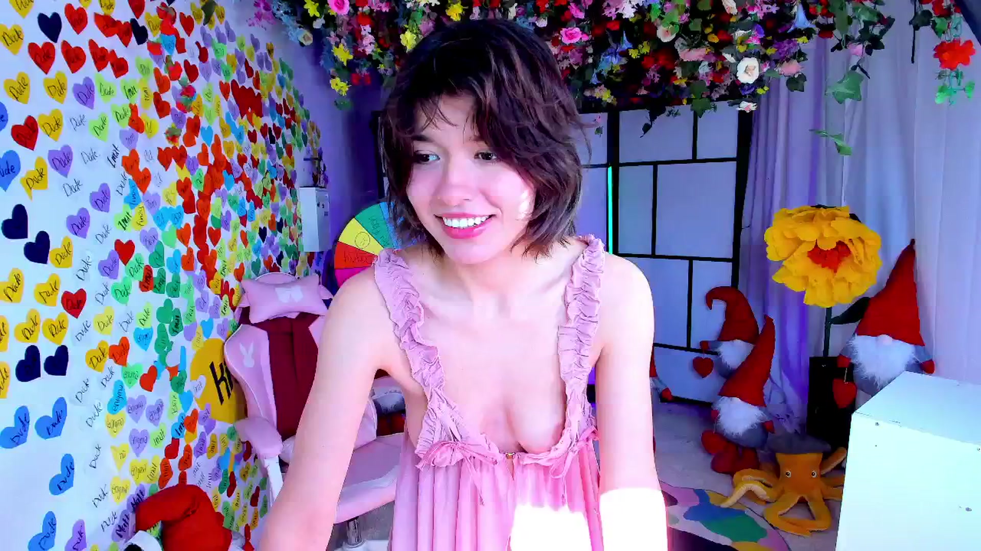 Gallery image thumbnail from Agostinha_Red's myfreecams stream on, 04/07/2025, 10:24 image 6 of 20