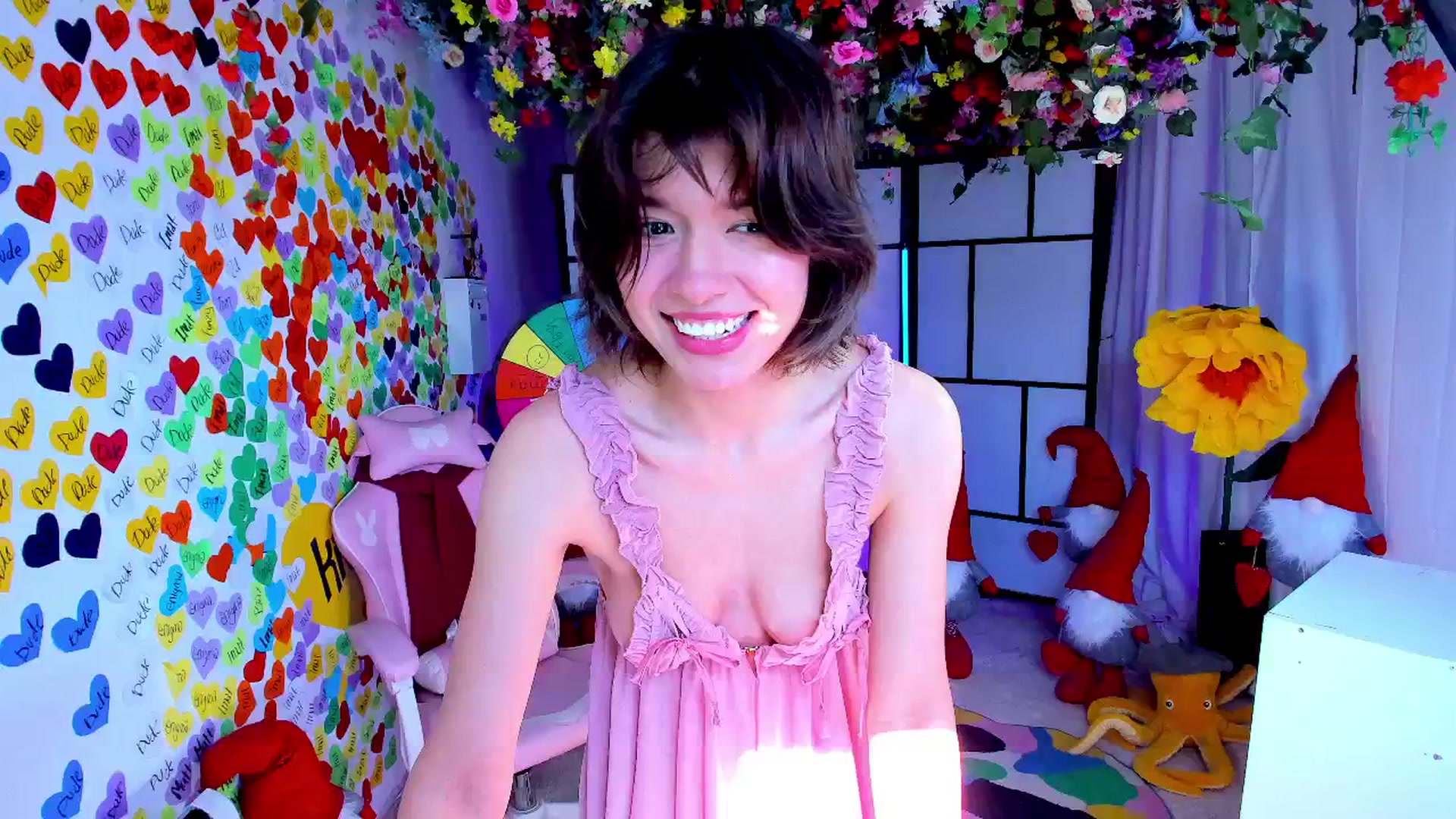Gallery image thumbnail from Agostinha_Red's myfreecams stream on, 04/07/2025, 10:24 image 3 of 20