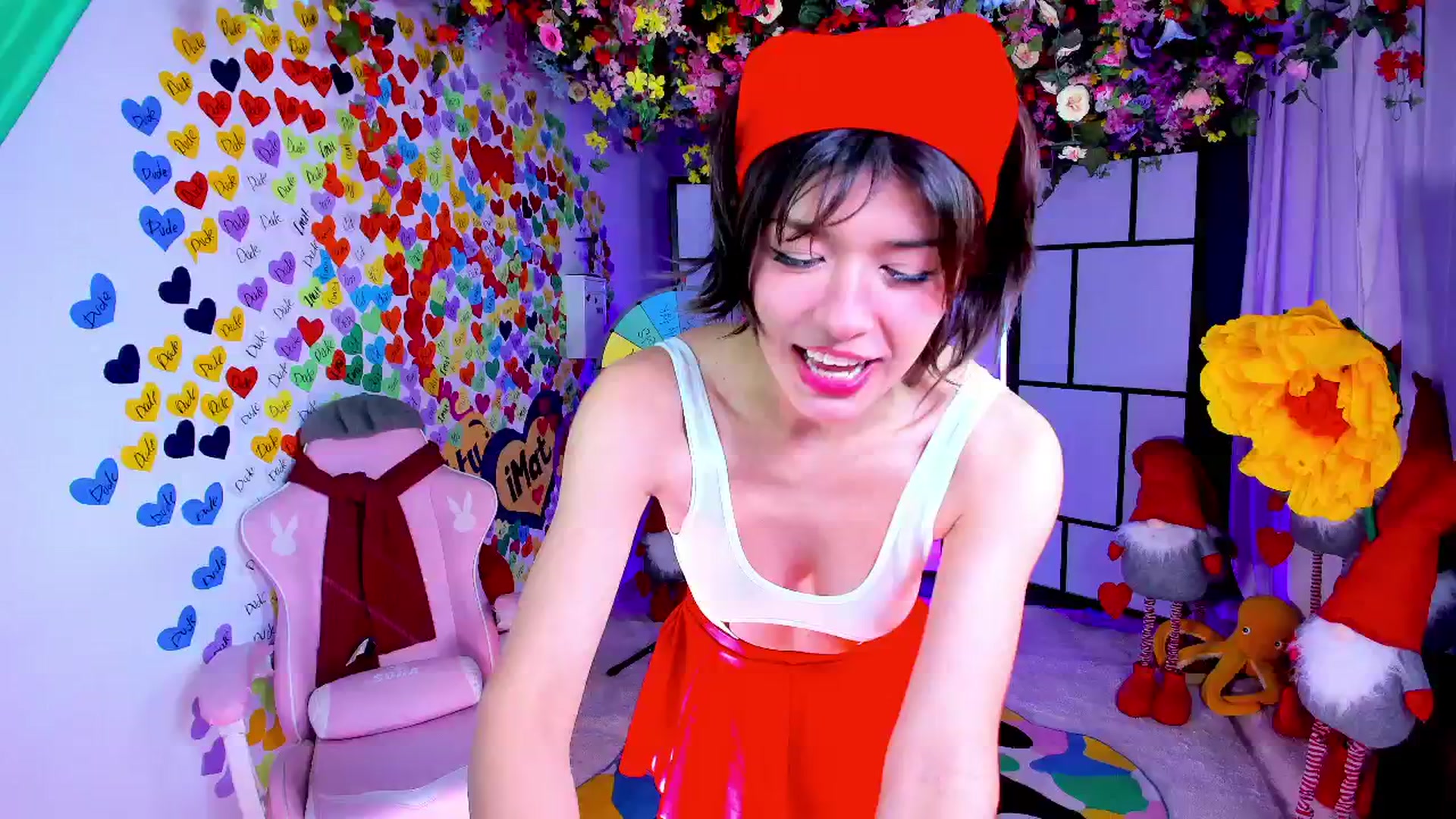 Gallery image thumbnail from Agostinha_Red's myfreecams stream on, 04/19/2025, 19:25 image 1 of 20
