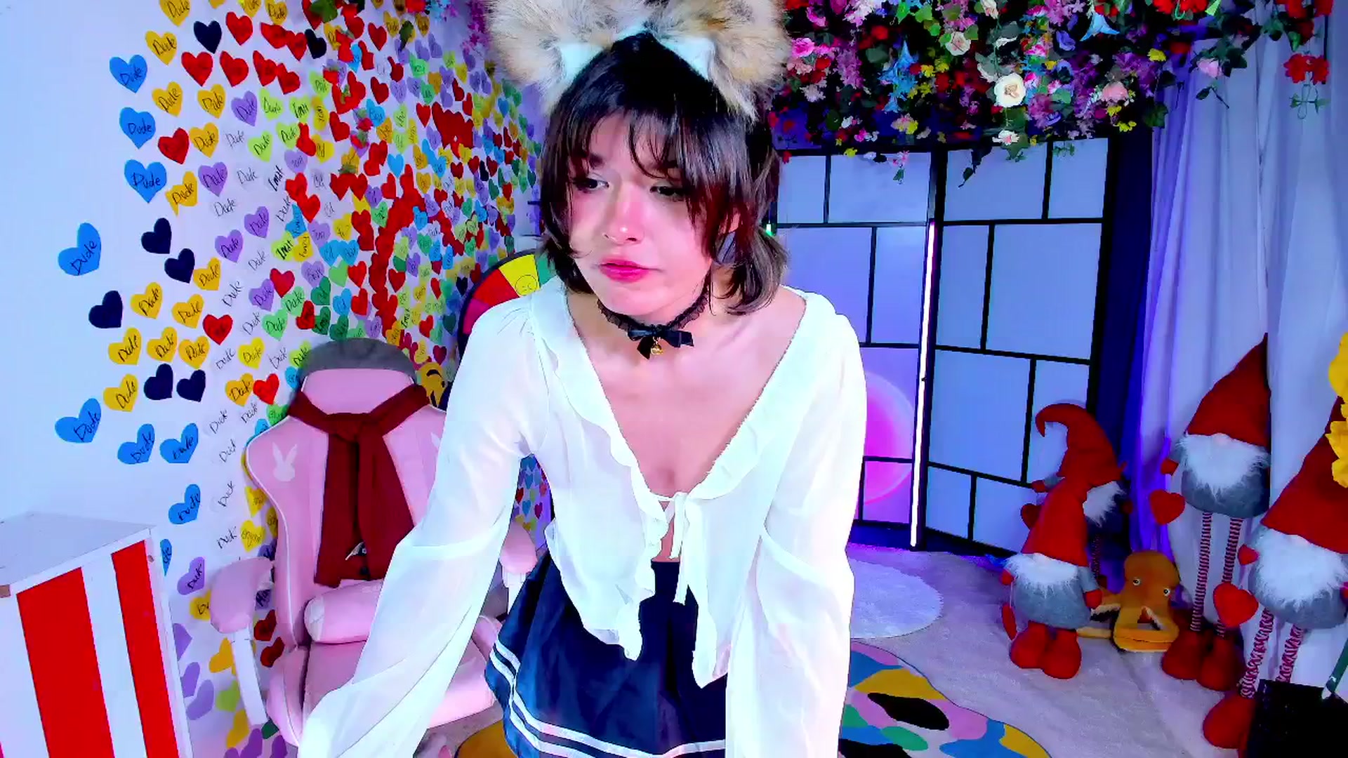 Gallery image thumbnail from Agostinha_Red's myfreecams stream on, 05/03/2025, 23:46 image 1 of 20