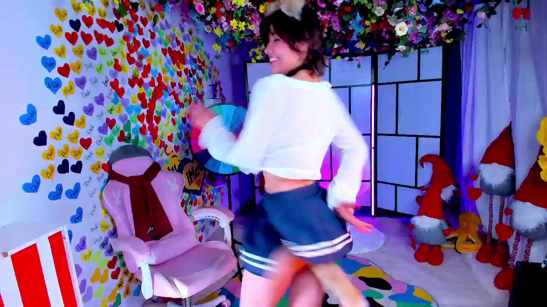 Gallery image thumbnail from Agostinha_Red's myfreecams stream on, 05/03/2025, 23:46 image 19 of 20