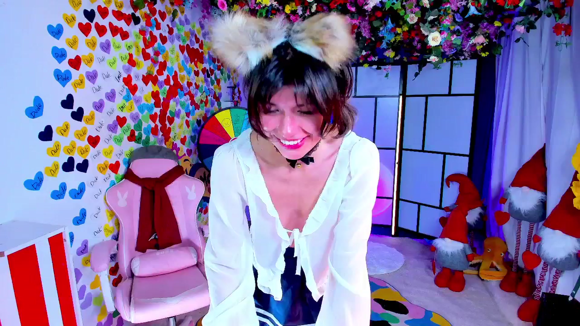 Gallery image thumbnail from Agostinha_Red's myfreecams stream on, 05/03/2025, 23:46 image 4 of 20
