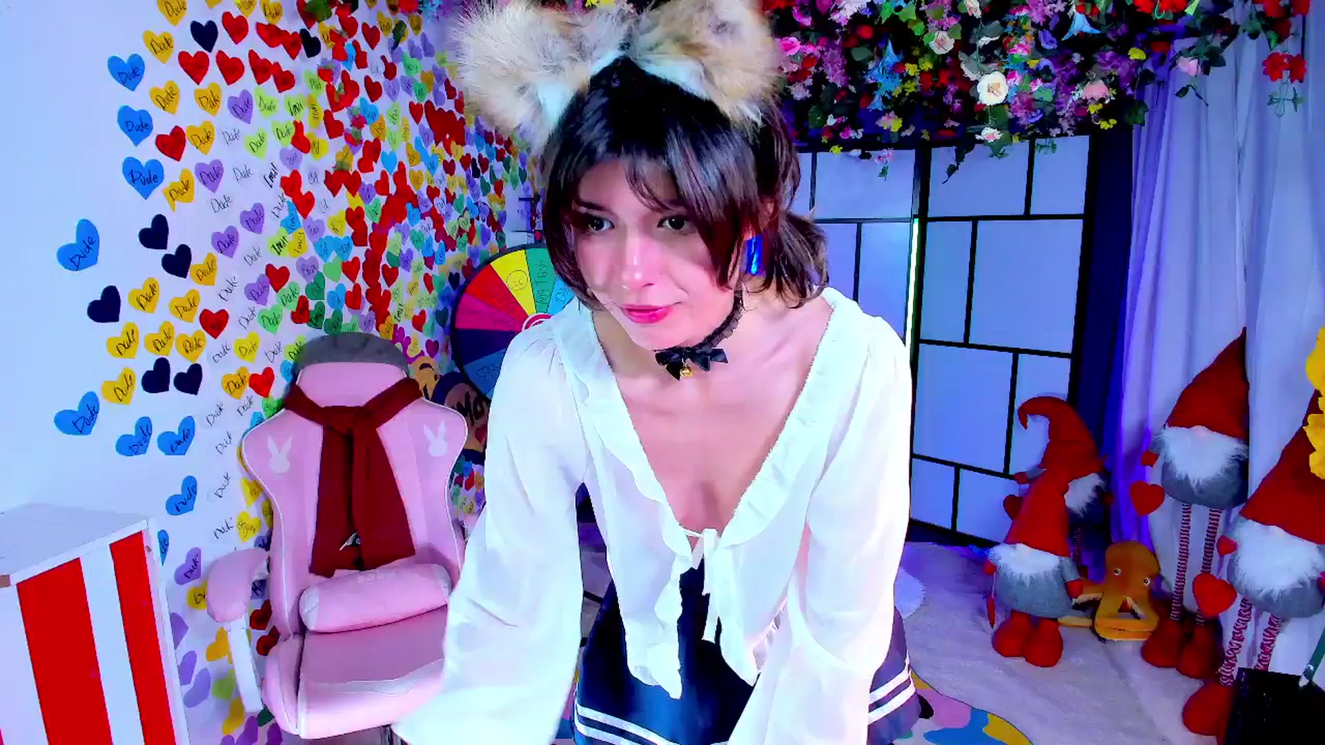Gallery image thumbnail from Agostinha_Red's myfreecams stream on, 05/03/2025, 23:46 image 9 of 20