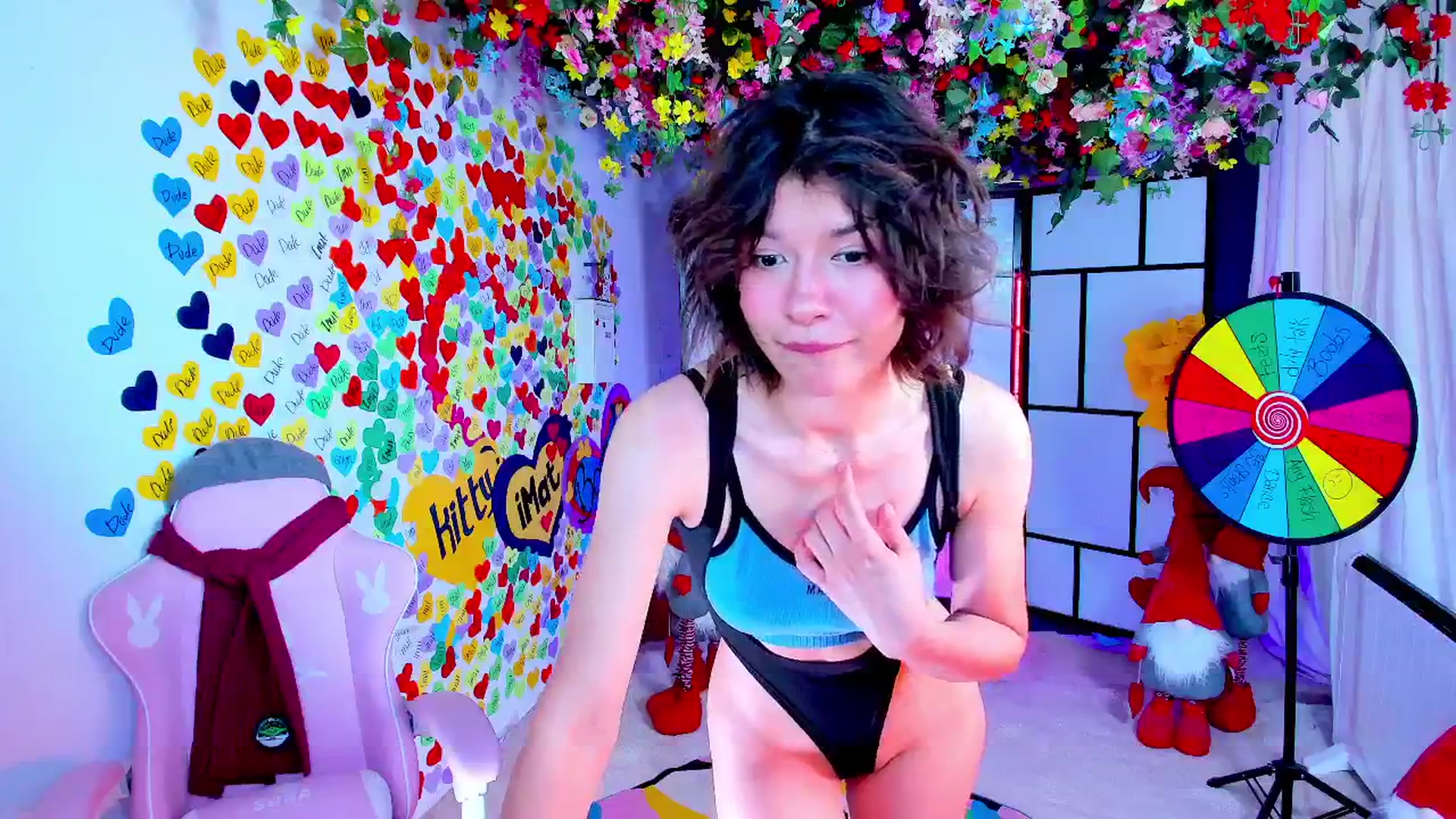 Gallery image thumbnail from Agostinha_Red's myfreecams stream on, 05/07/2025, 19:23 image 14 of 20