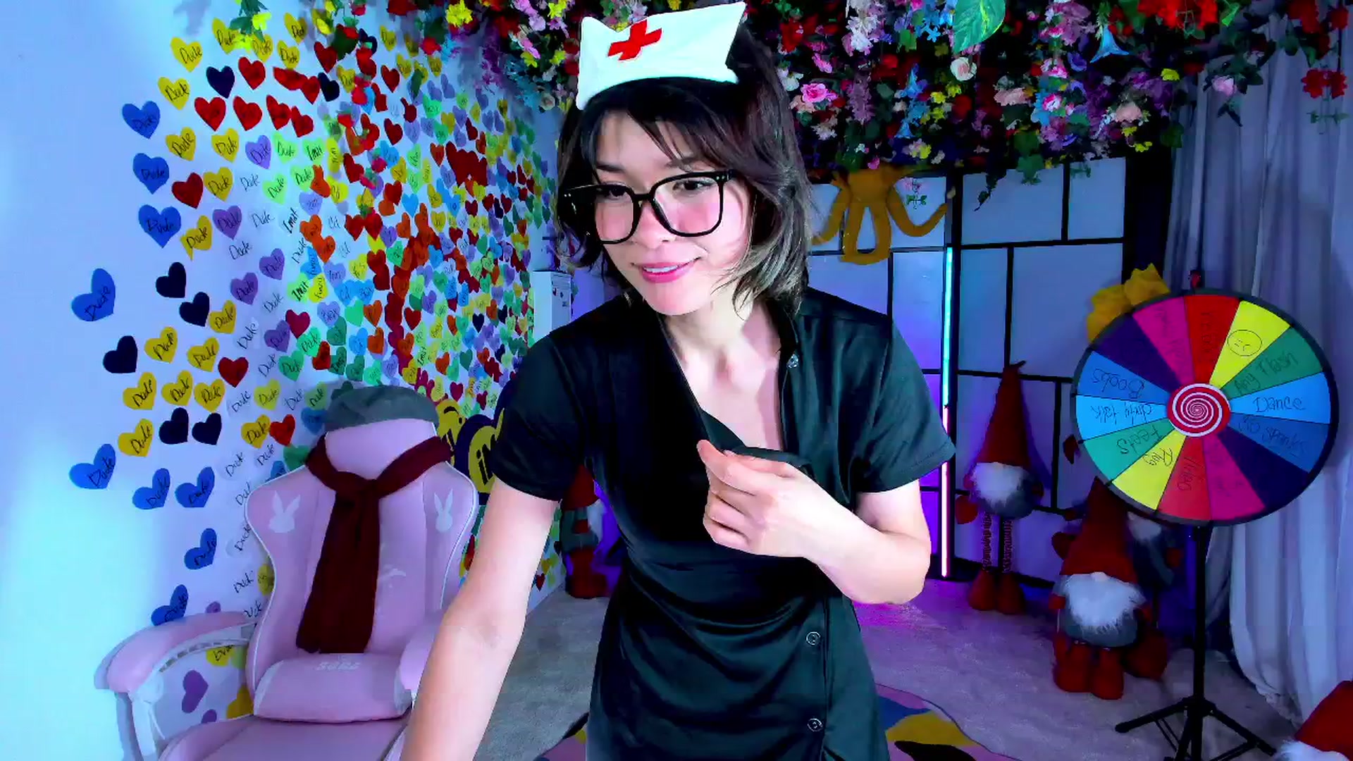 Gallery image thumbnail from Agostinha_Red's myfreecams stream on, 05/13/2025, 24:03 image 4 of 20