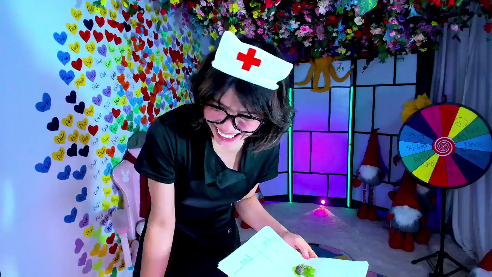 Gallery image thumbnail from Agostinha_Red's myfreecams stream on, 05/13/2025, 24:03 image 17 of 20