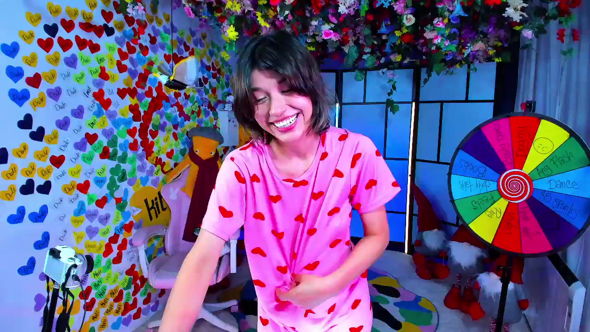 Gallery image thumbnail from Agostinha_Red's myfreecams stream on, 05/21/2025, 15:58 image 13 of 20