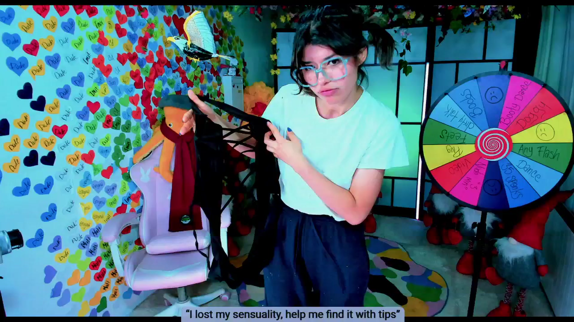 Gallery image thumbnail from Agostinha_Red's myfreecams stream on, 05/24/2025, 21:16 image 10 of 20