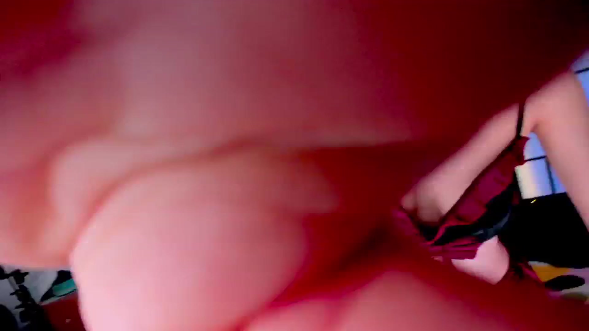Gallery image thumbnail from Agostinha_Red's myfreecams stream on, 06/21/2025, 11:01 image 13 of 20
