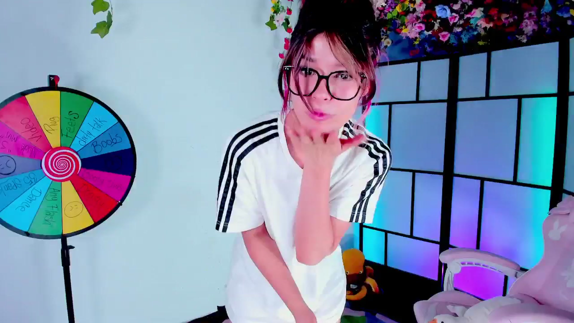 Gallery image thumbnail from Agostinha_Red's myfreecams stream on, 07/12/2025, 03:47 image 10 of 20