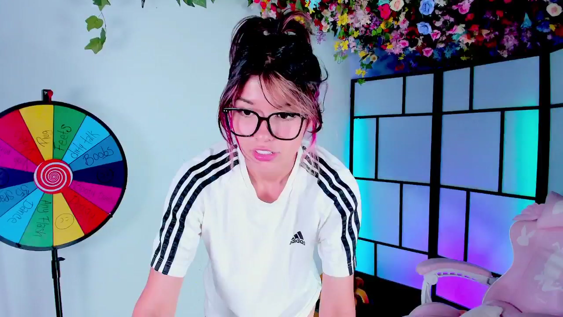 Gallery image thumbnail from Agostinha_Red's myfreecams stream on, 07/12/2025, 03:47 image 19 of 20