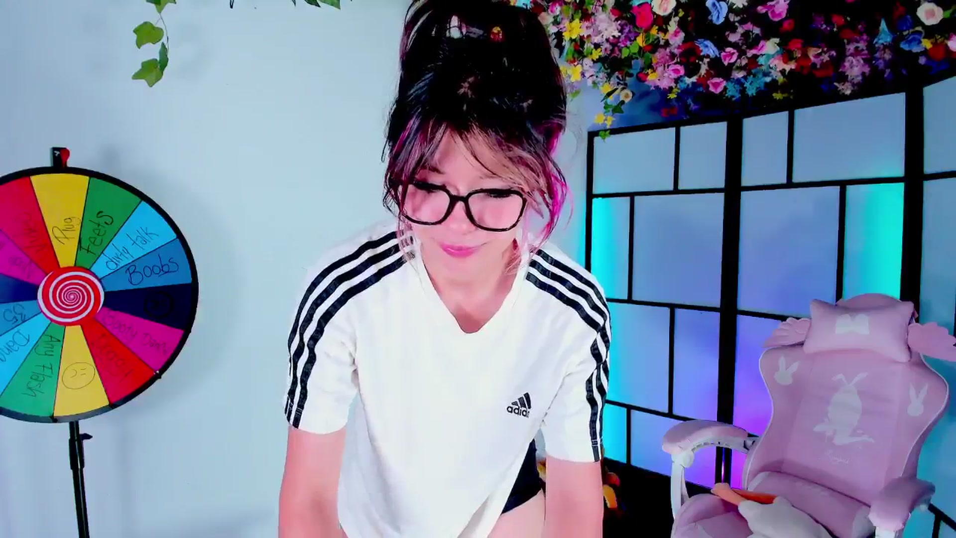 Gallery image thumbnail from Agostinha_Red's myfreecams stream on, 07/12/2025, 06:36 image 10 of 20