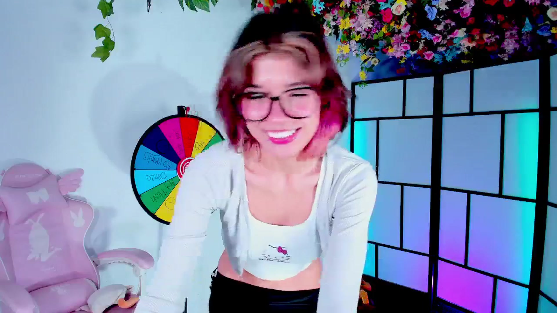 Gallery image thumbnail from Agostinha_Red's myfreecams stream on, 07/15/2025, 04:26 image 17 of 20