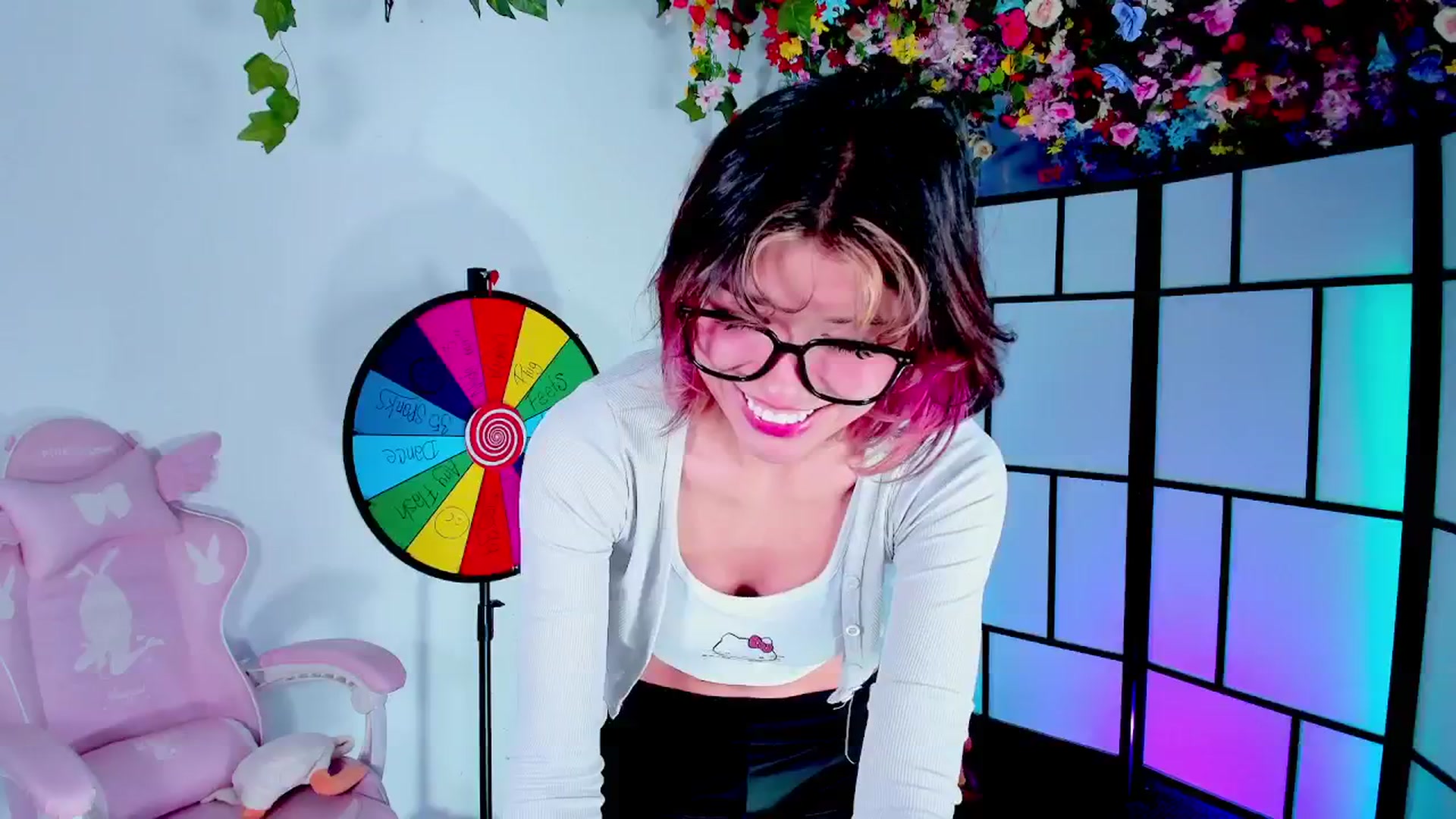 Gallery image thumbnail from Agostinha_Red's myfreecams stream on, 07/15/2025, 04:26 image 1 of 20