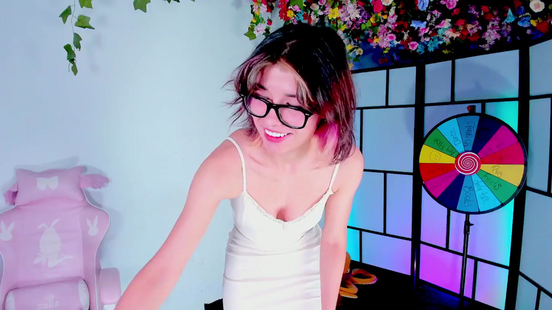 Gallery image thumbnail from Agostinha_Red's myfreecams stream on, 07/21/2025, 05:22 image 1 of 20
