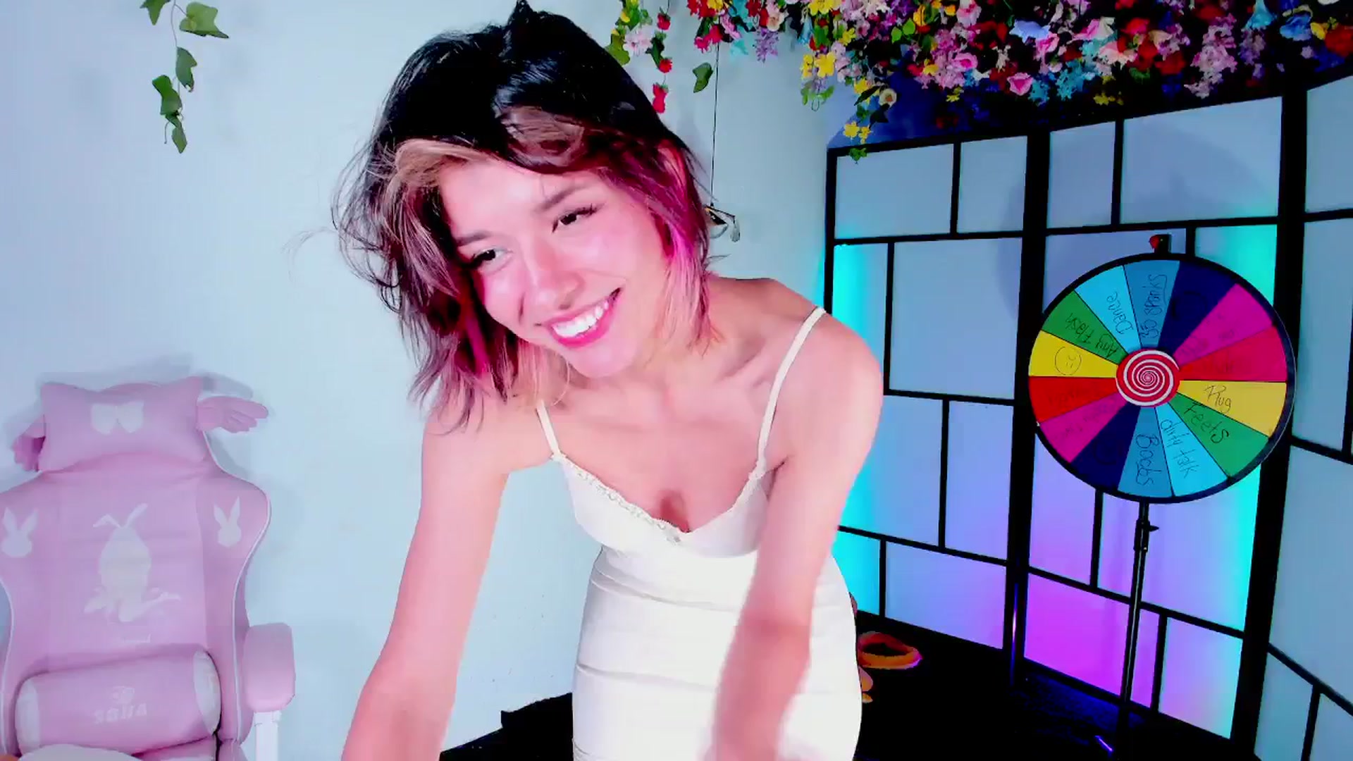 Gallery image thumbnail from Agostinha_Red's myfreecams stream on, 07/21/2025, 06:53 image 3 of 20
