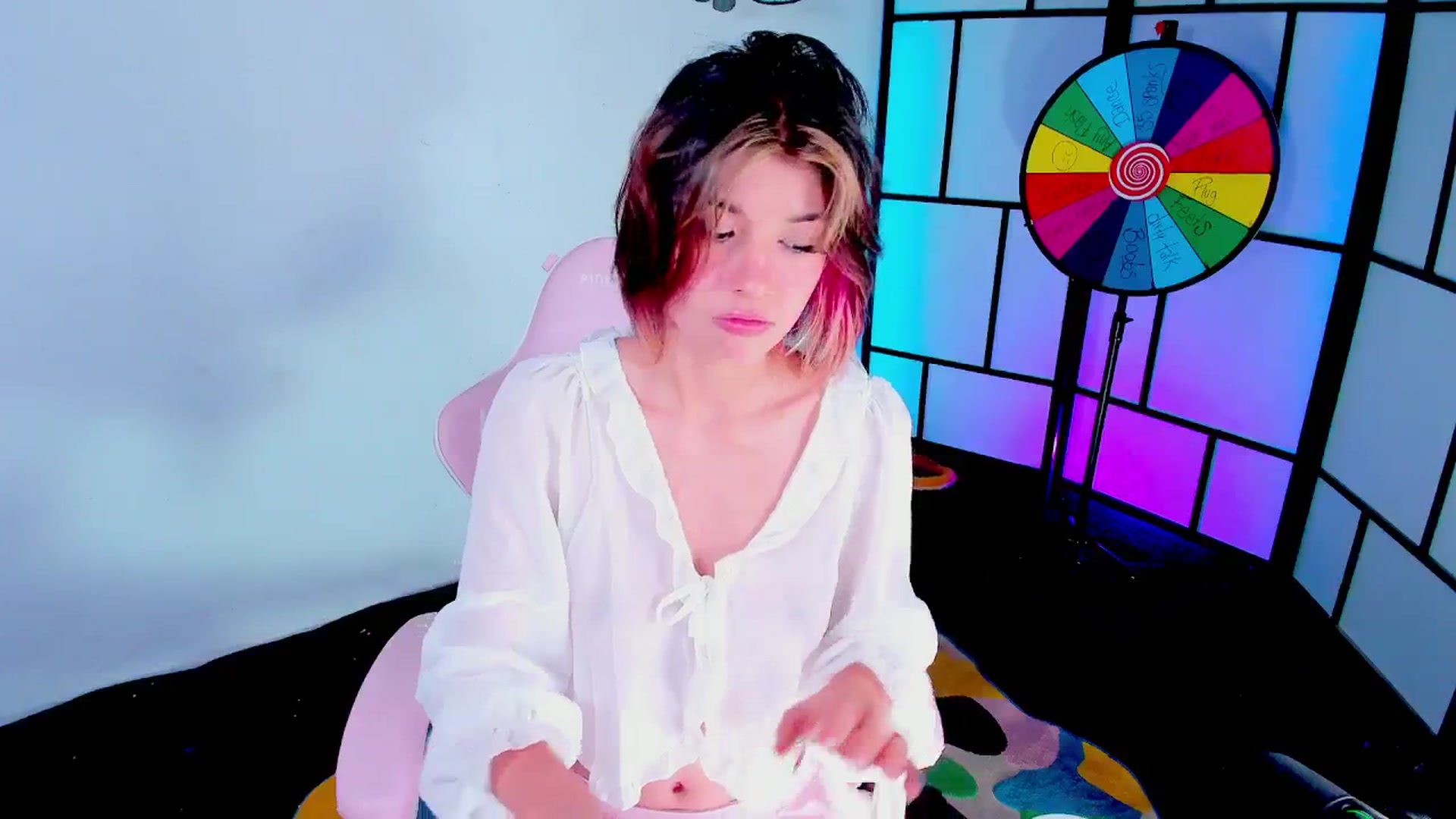 Gallery image thumbnail from Agostinha_Red's myfreecams stream on, 07/23/2025, 06:09 image 3 of 20