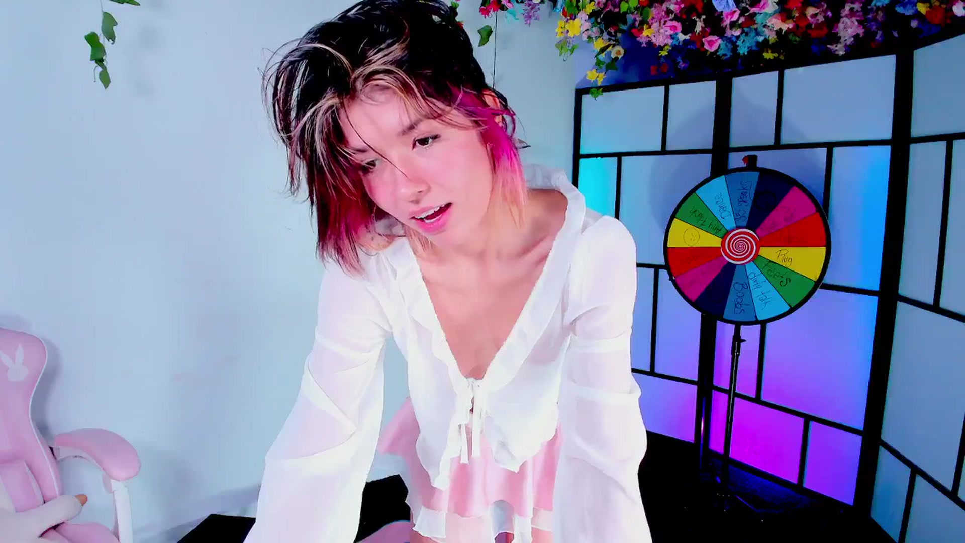 Gallery image thumbnail from Agostinha_Red's myfreecams stream on, 07/23/2025, 06:09 image 16 of 20