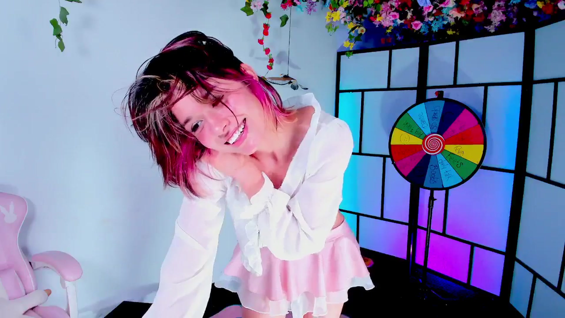 Gallery image thumbnail from Agostinha_Red's myfreecams stream on, 07/23/2025, 06:09 image 17 of 20