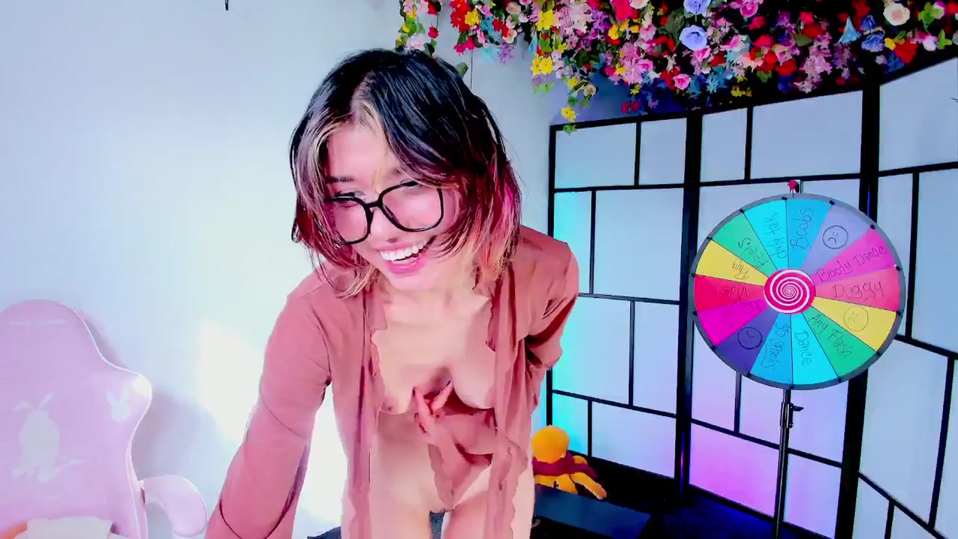 Gallery image thumbnail from Agostinha_Red's myfreecams stream on, 07/26/2025, 08:46 image 16 of 20