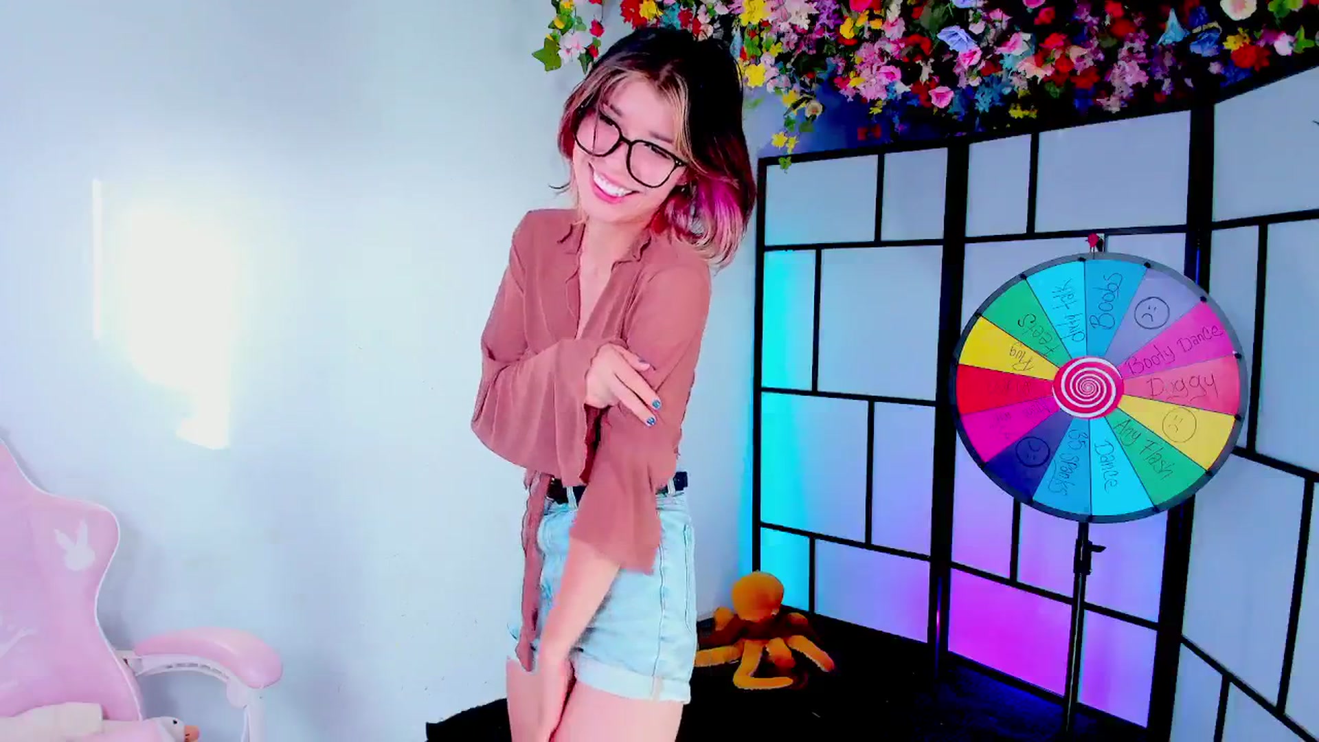 Gallery image thumbnail from Agostinha_Red's myfreecams stream on, 07/26/2025, 08:46 image 4 of 20